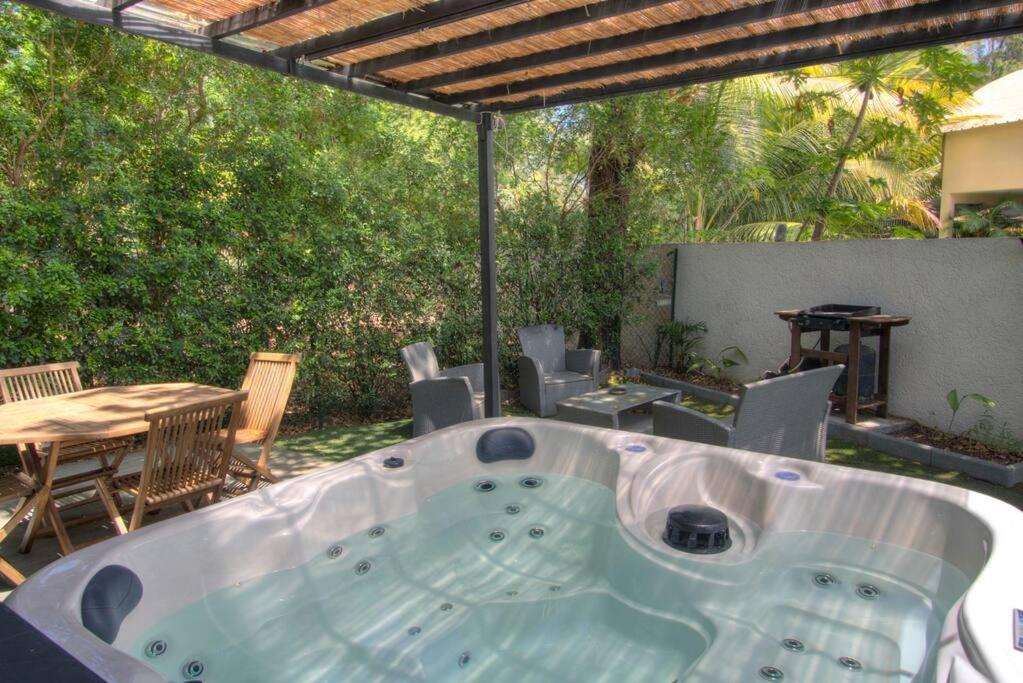 Le Grand Bleu - Jacuzzi - Apt La Saline Les Bains Exterior foto
