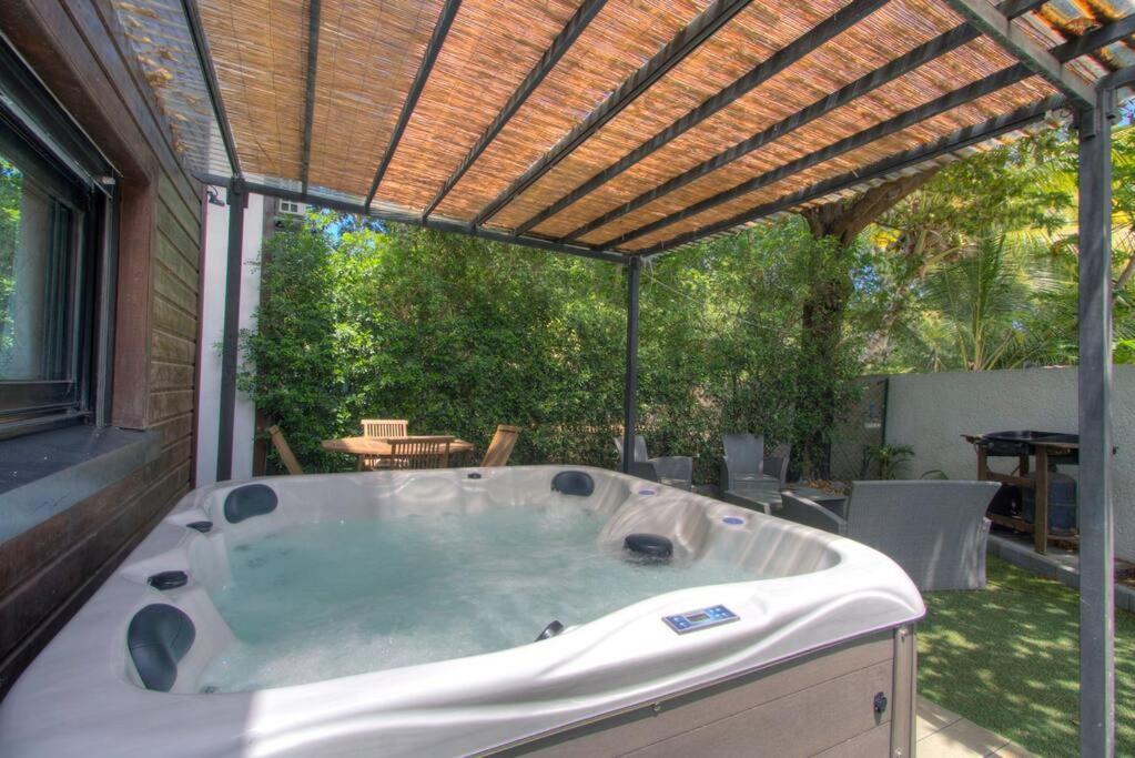 Le Grand Bleu - Jacuzzi - Apt La Saline Les Bains Exterior foto